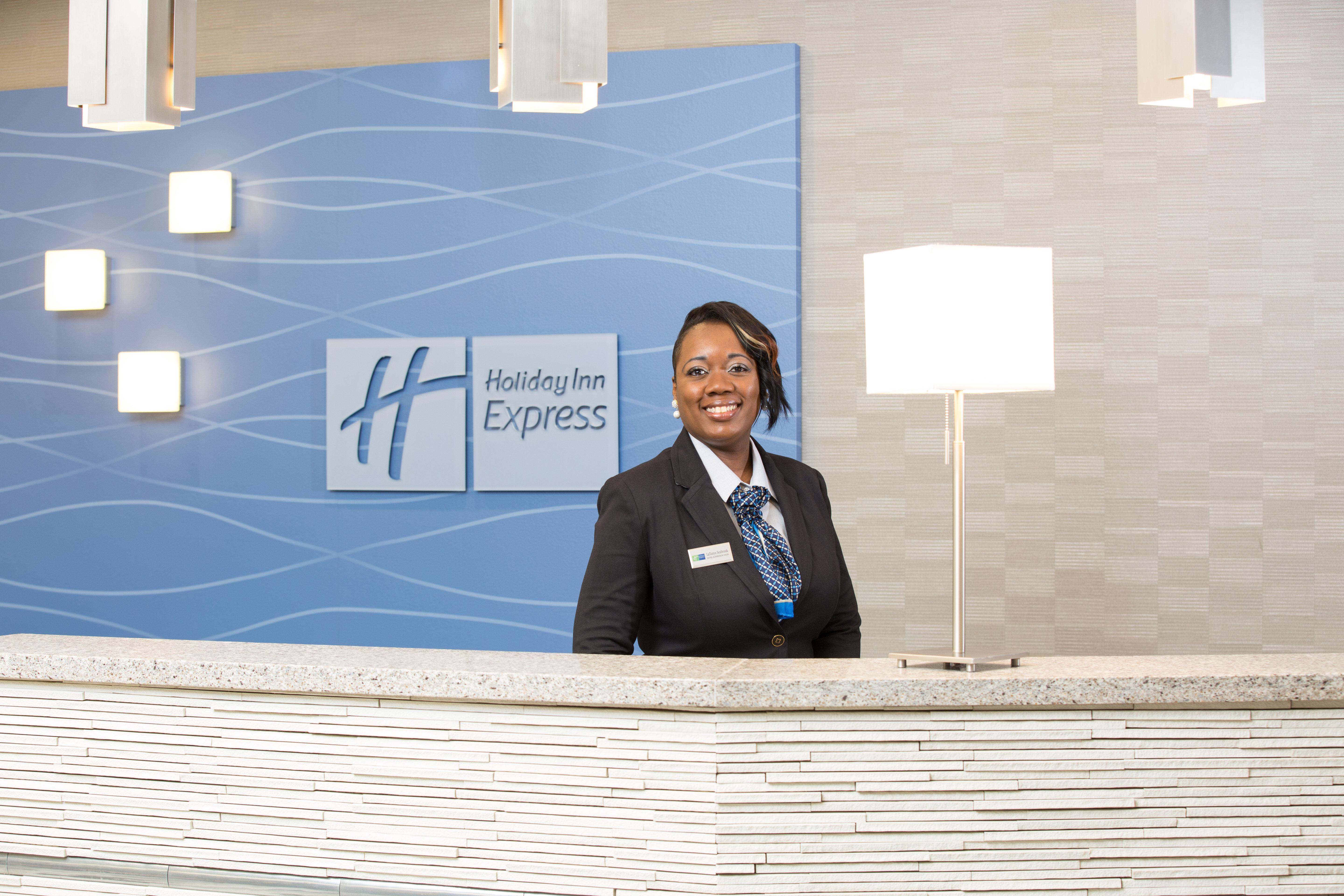 Holiday Inn Express Moline - Quad Cities Area By Ihg Exterior photo